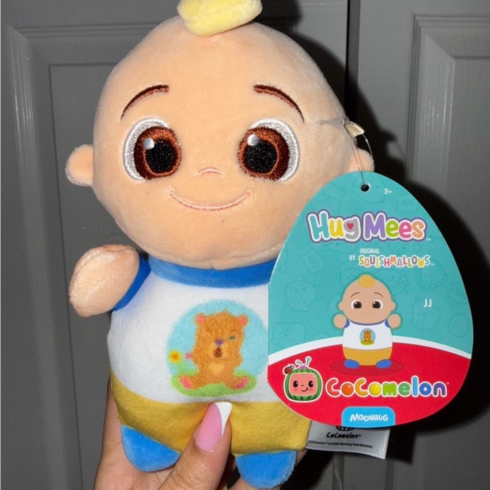 CoComelon HugMees Plush Toy - Blue and Yellow